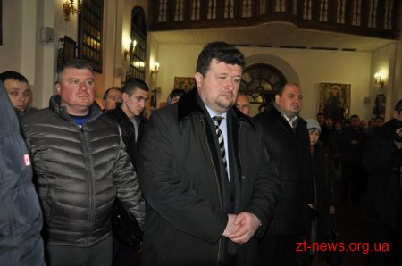 У Житомирі помолилися за героїв Крут та загиблих під час АТО