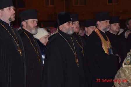 Близько тисячі вірян різних конфесій спільно молилися за Небесну Сотню
