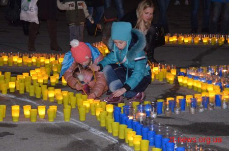 Близько тисячі вірян різних конфесій спільно молилися за Небесну Сотню