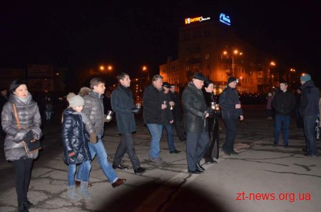 Близько тисячі вірян різних конфесій спільно молилися за Небесну Сотню