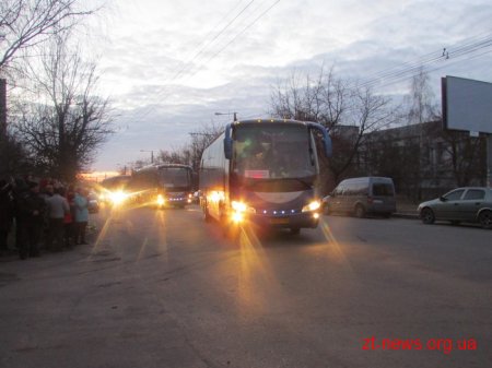 До Житомира зі сходу повернулись бійці 95-ї бригади, мобілізовані рік тому