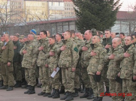 До Житомира зі сходу повернулись бійці 95-ї бригади, мобілізовані рік тому