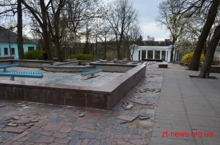Представники міської влади Житомира їздили дивитися на фонтан «Космонавт»