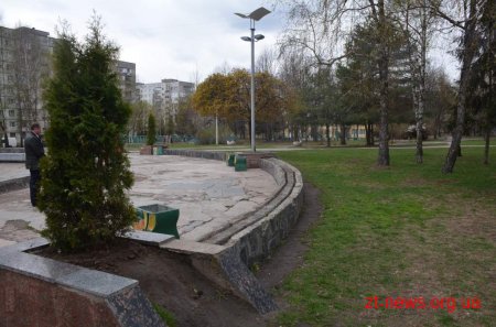 Представники міської влади Житомира їздили дивитися на фонтан «Космонавт»