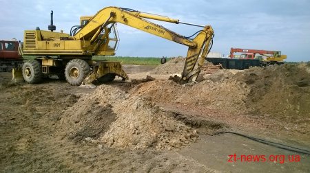 Геннадій Зубко перевірив будівництво фортифікаційних споруд на Житомирщині