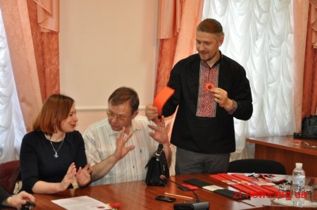 Житомирян вчили робити маки пам’яті своїми руками