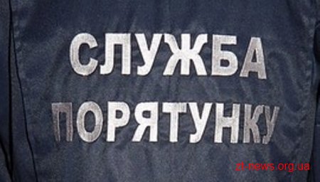 У Житомирі рятувальники визволили дитину, яку затисло міжкімнатними дверима