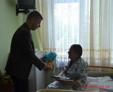 У Житомирі новонародженим подарували вишиванки