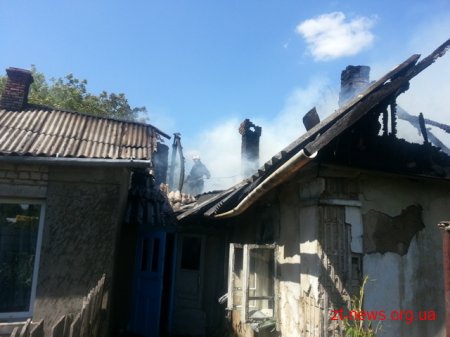 У Житомирі під час пожежі вогнеборці врятували чоловіка