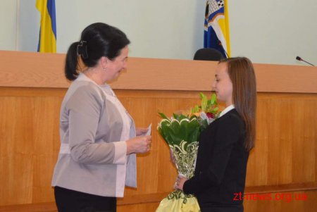 За високі досягнення школярі Житомира отримали грошову винагороду