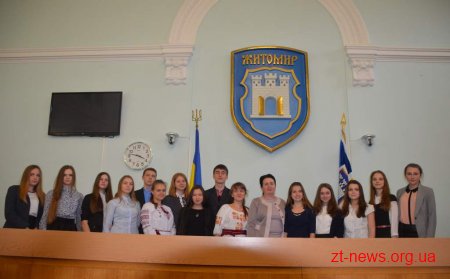 За високі досягнення школярі Житомира отримали грошову винагороду