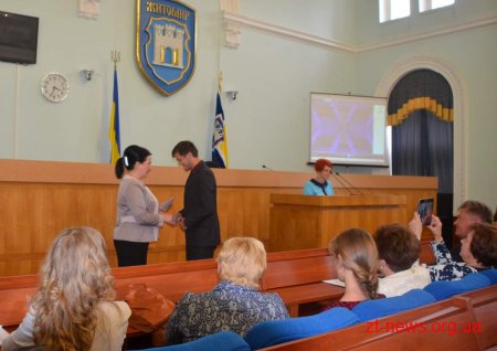За високі досягнення школярі Житомира отримали грошову винагороду