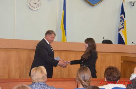 За високі досягнення школярі Житомира отримали грошову винагороду