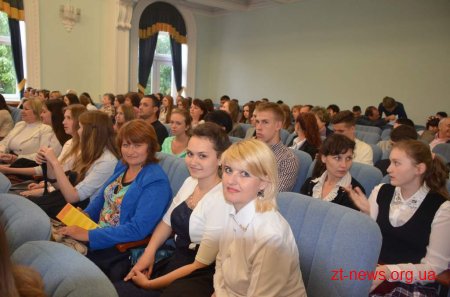 За високі досягнення школярі Житомира отримали грошову винагороду