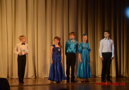 У Житомирі підвели підсумки благодійної мистецької акції «Якщо ти зірочка – засвітись!»