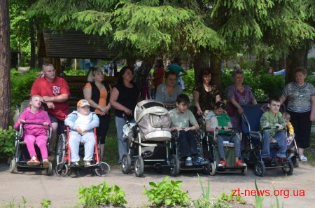 Урочисто стартувала перша зміна в дитячому таборі "Супутник"