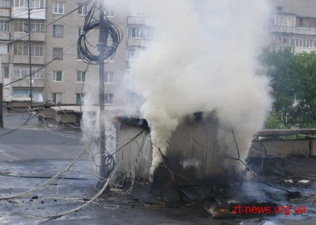 На вулиці Хлібній в Житомирі горів дах 5-поверхового будинку