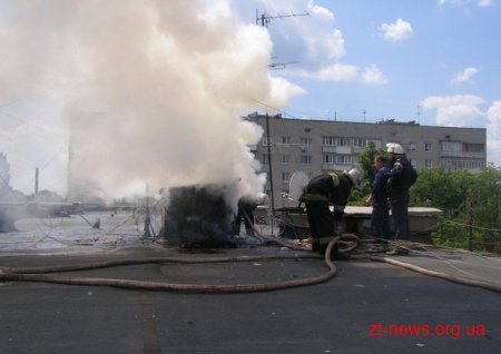 На вулиці Хлібній в Житомирі горів дах 5-поверхового будинку