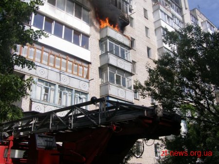 У Житомирі рятувальники ліквідували пожежу на балконі багатоповерхівки