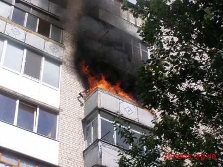 У Житомирі рятувальники ліквідували пожежу на балконі багатоповерхівки