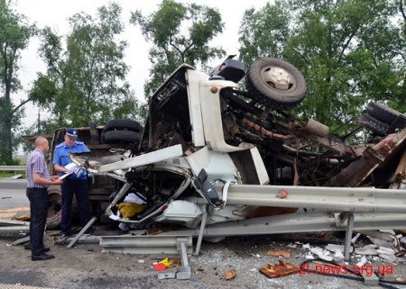 На Житомирщині зіткнулися вантажівка і мікроавтобус