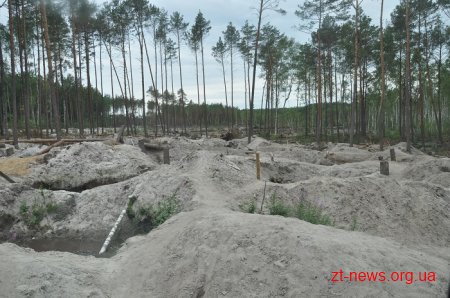 Прокуратура ініціює повернення з незаконного володіння землю, на якій добувається бурштин