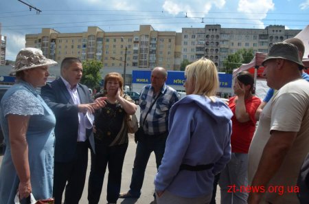 У Житомирі фермерам запропоновано пільгові торгові місця