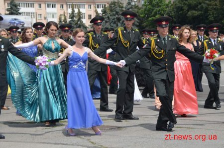 У Житомирі відбувся традиційний випускний бал