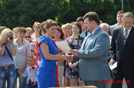 У Житомирі відбувся традиційний випускний бал
