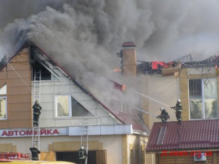 У Житомирі вогнеборцями ліквідовано пожежу у готельному комплексі «RELAX»