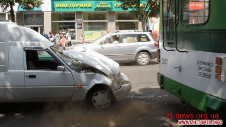 У Житомирі Таврія "наздогнала" тролейбус