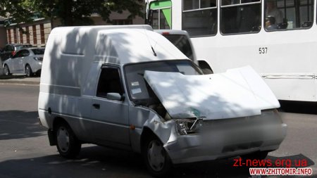 У Житомирі Таврія "наздогнала" тролейбус