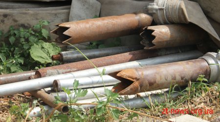 На Житомирщині затримали чоловіків, які займались незаконним видобутком бурштину