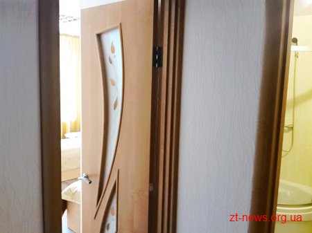 4 родини переселенців тепер житимуть у нових кімнатах готелю «Житомир»