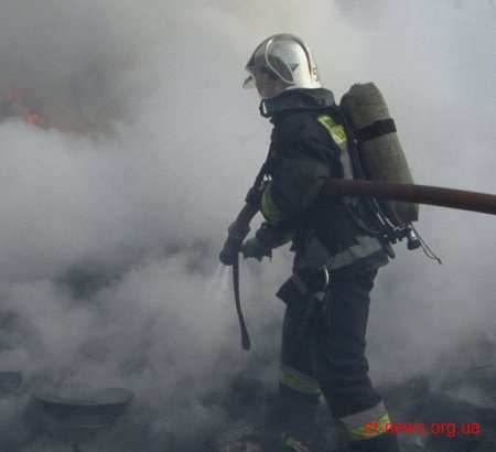 На Житомирщині бійці ДСНС врятували життя чоловіка-інваліда