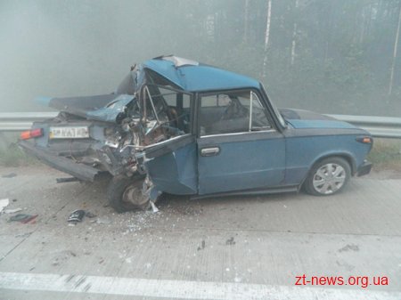 На Житомирщині у ДТП за участі вантажівок та легкових автівок постраждало 6 людей