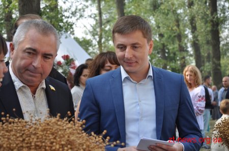 На Житомирщині відбувся перший фестиваль льону