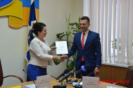 В.о.міського голови Любов Цимбалюк отримала Паспорт інвестиційної привабливості Житомира