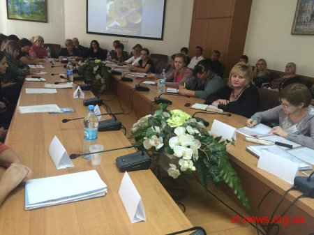 У Житомирі ділилися досвідом, як надавати ефективну соціальну допомогу