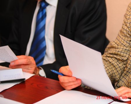 Сьогодні останній день подання необхідних документів до виборчих комісій
