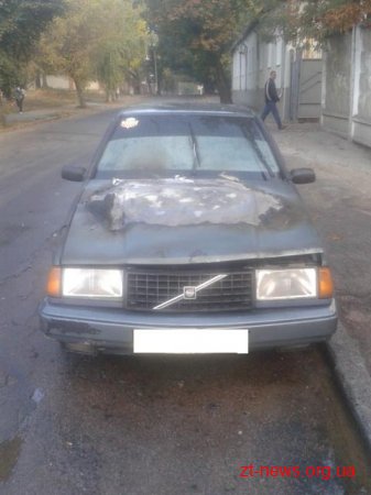 У Житомирі рятувальники ліквідували загоряння автомобіля «Volvo»