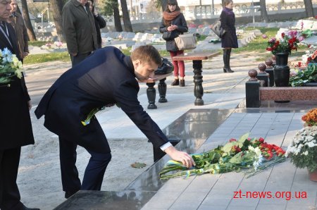 У Житомирi вшанували загиблих бiйцiв
