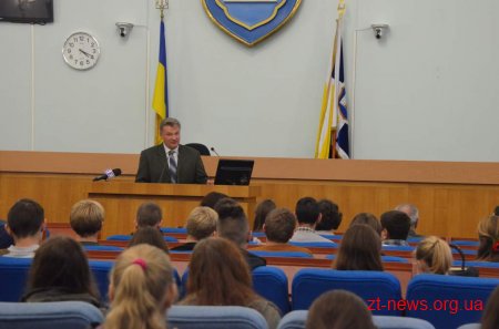 Для старшокласників та студентів Житомира розпочалося навчання в "Школі місцевого самоврядування"