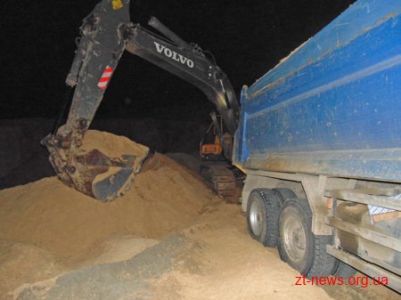 Міліція розпочала кримінальне провадження за фактом незаконного видобутку піску на Житомирщині