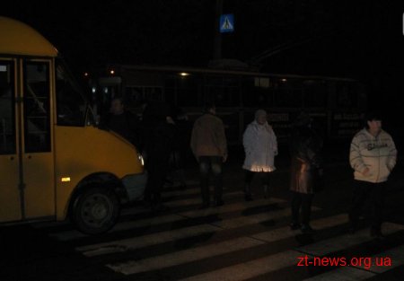 У Житомирі мешканці будинку, у якому немає опалення, перекрили дорогу