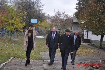Керівник області без попередження перевірив хід виконання робіт з утеплення садочка