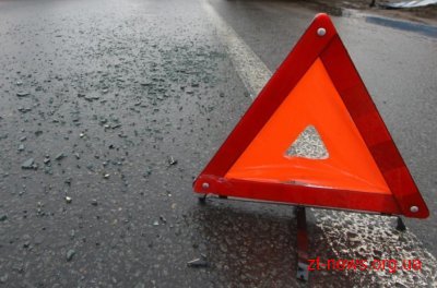 У Житомирському районі на дорозі перекинувся МАЗ