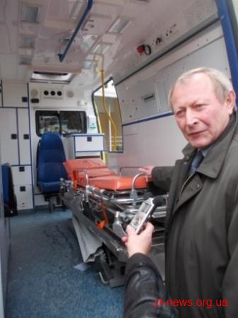Дитяча міська лікарня отримала сучасний реанімаційний автомобіль