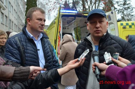 Дитяча міська лікарня отримала сучасний реанімаційний автомобіль