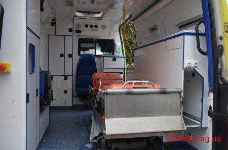 Дитяча міська лікарня отримала сучасний реанімаційний автомобіль